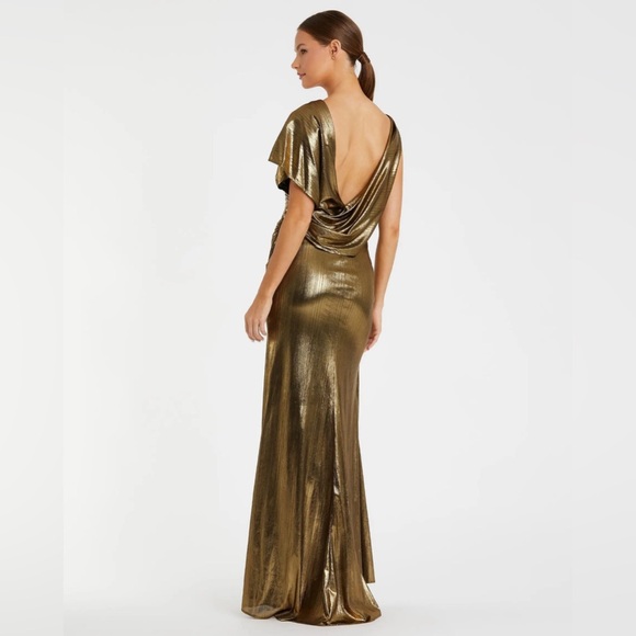 Ieena for Mac Duggal NWT Liquid Gold Asymmetrical Draped Metallic Trumpet Gown - Picture 2 of 11